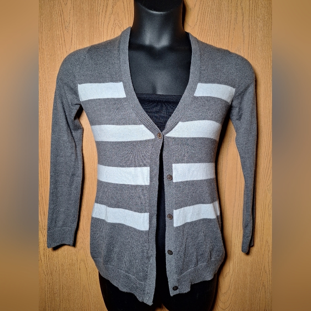 Gap Gray And White Button Up Cardigan